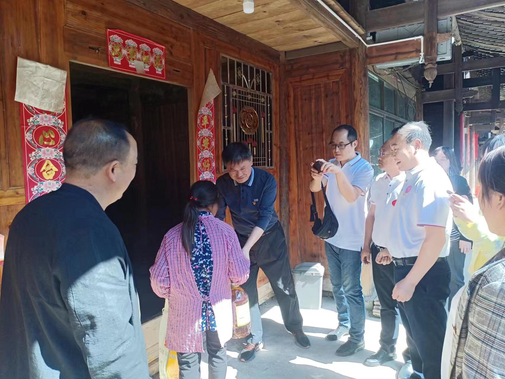 海利集團,長沙殺蟲劑,長沙光氣衍生物,長沙氨基酸保護劑,長沙鋰離子電池材料 海利集團,長沙殺蟲劑,長沙光氣衍生物,長沙氨基酸保護劑,長沙鋰離子電池材料